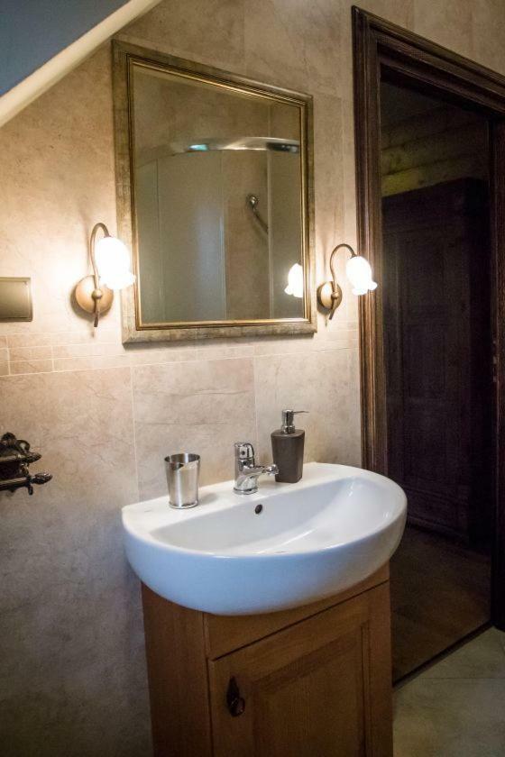 Korczyna  Stary Lwow Bed & Breakfast エクステリア 写真